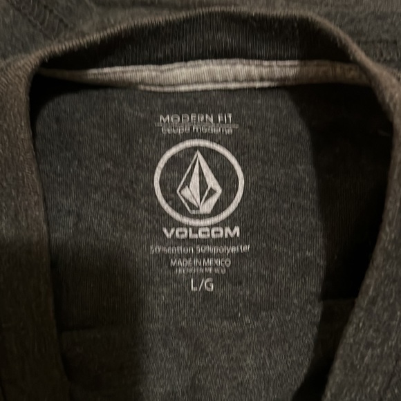 Boys gray Volcom short sleeve shirt Large - Picture 2 of 4